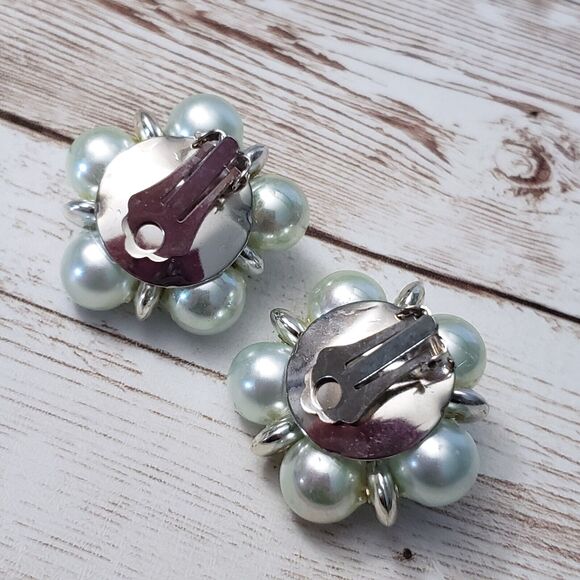 Vintage Clip On Earrings - Light Green Cluster Just Over 1 & 1/8" - Picture 7 of 7